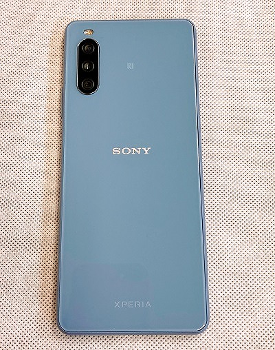 ワイモバイル Xperia 10 III 色　ブルー
