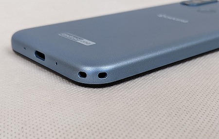 ワイモバイル Android One S9 ストラップホール